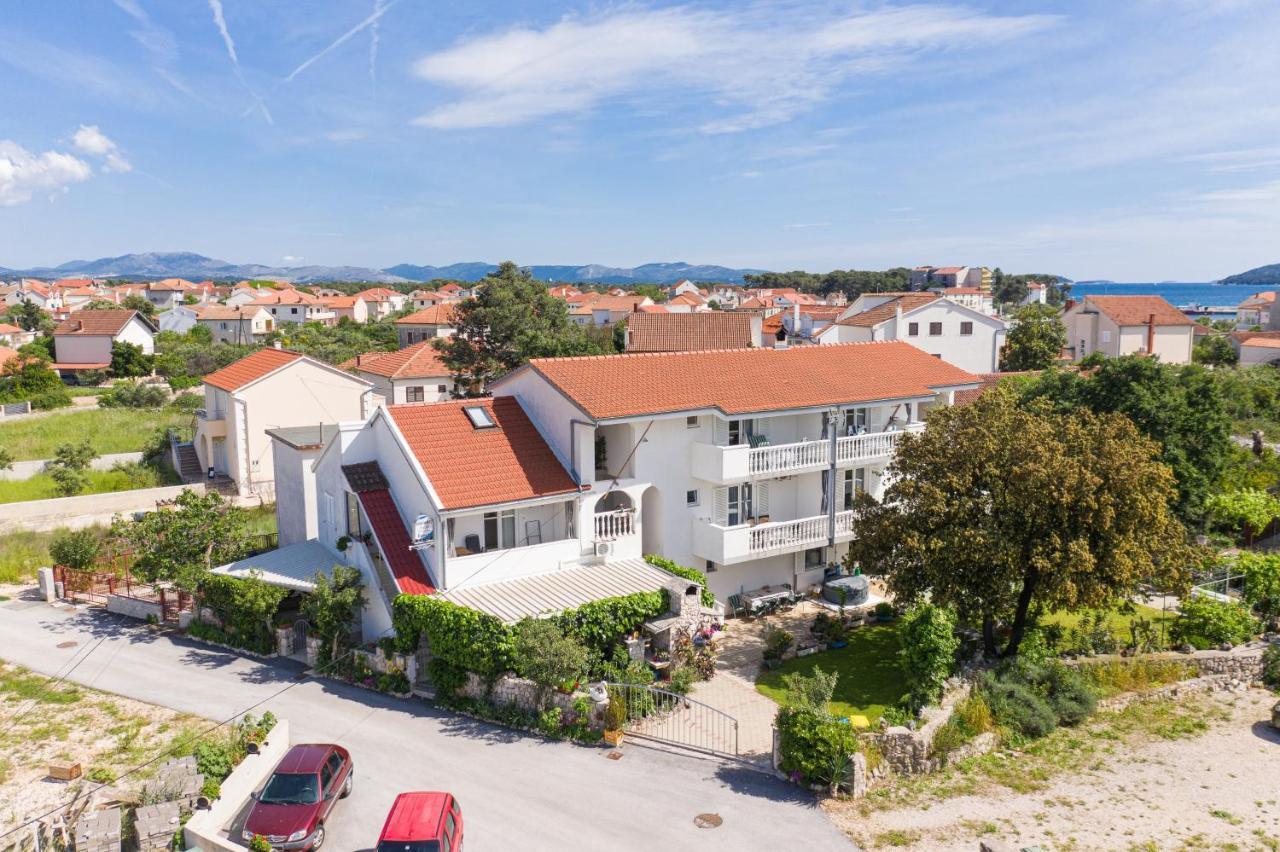 Apartments With A Parking Space Zablace, Sibenik - 4219 Buitenkant foto